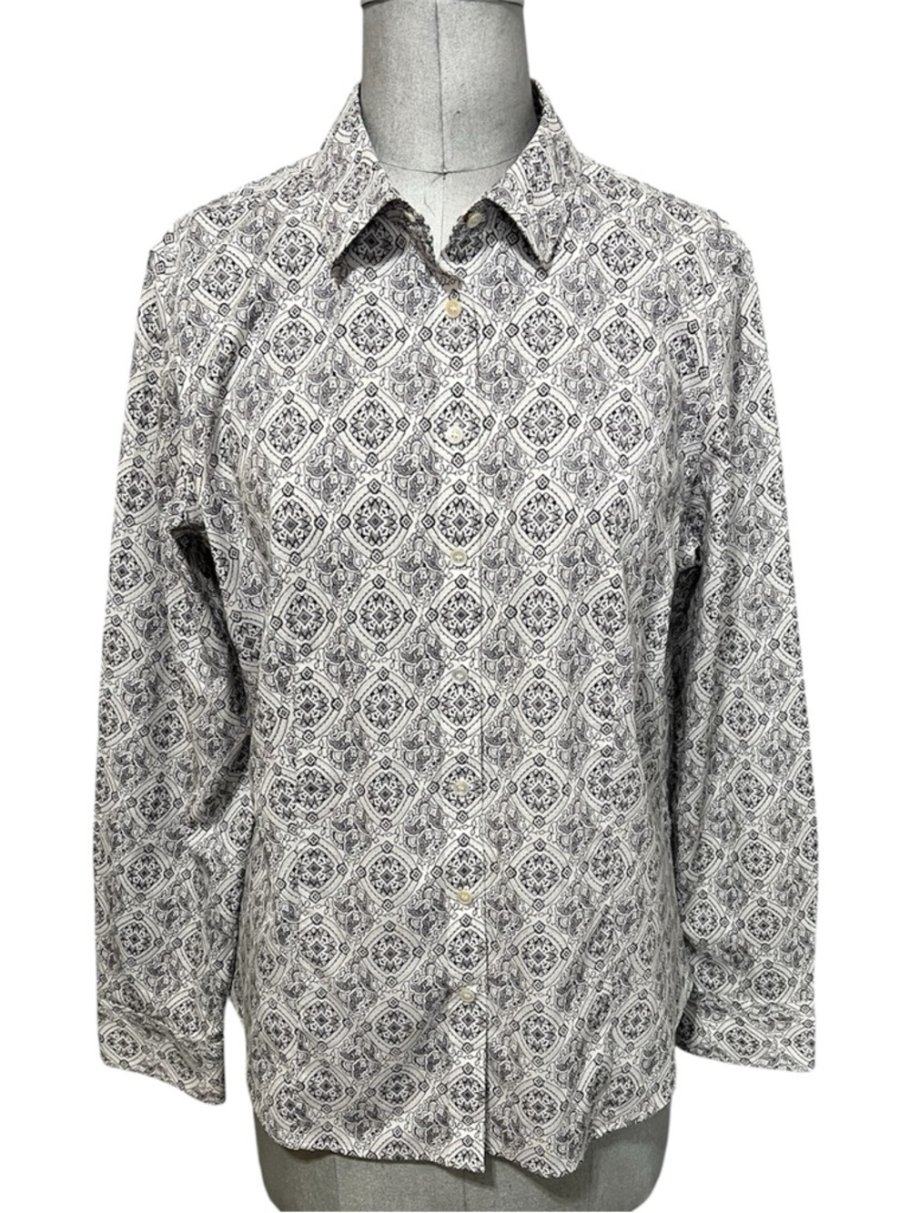 Talbots Women's Long Sleeve Button-Up Shirt in Black & White Medallion Size 14